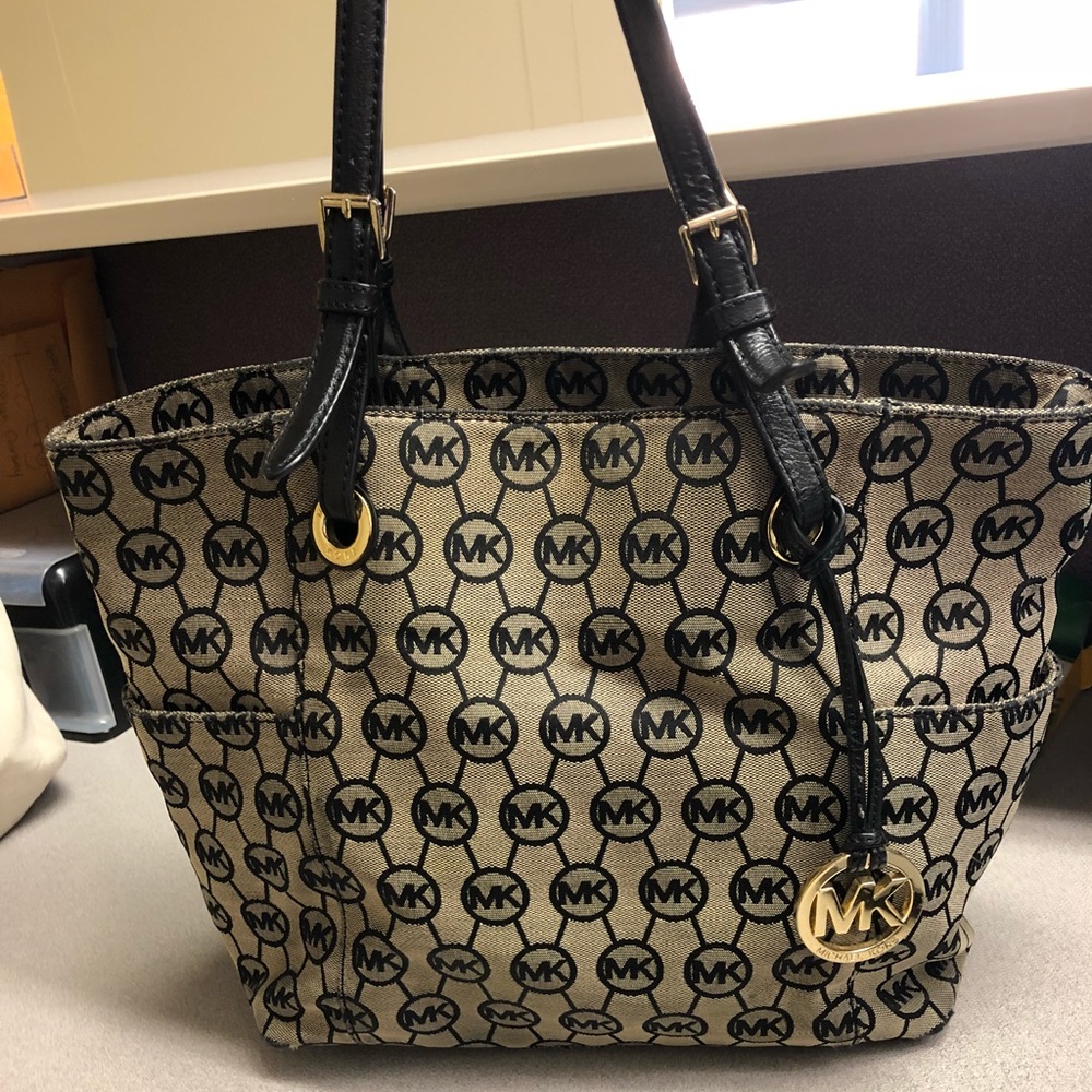 Michael kors purse